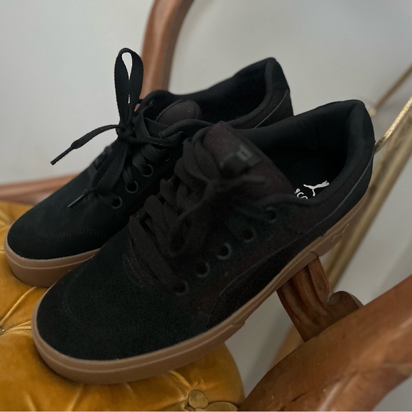 Puma Black Rubber Soled Soft Foam ~ Size 8 - Picture 2 of 7